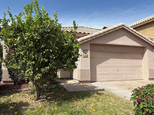 Photo - 1722 E Detroit St