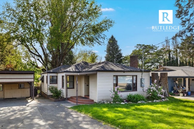 Photo - 2 Bed / 1 Bath Home with Large Deck