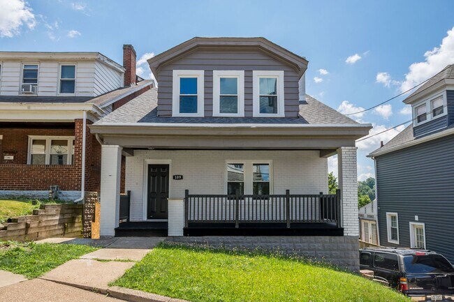 Photo - Stunning 3 bedroom home in Carrick available August 15!