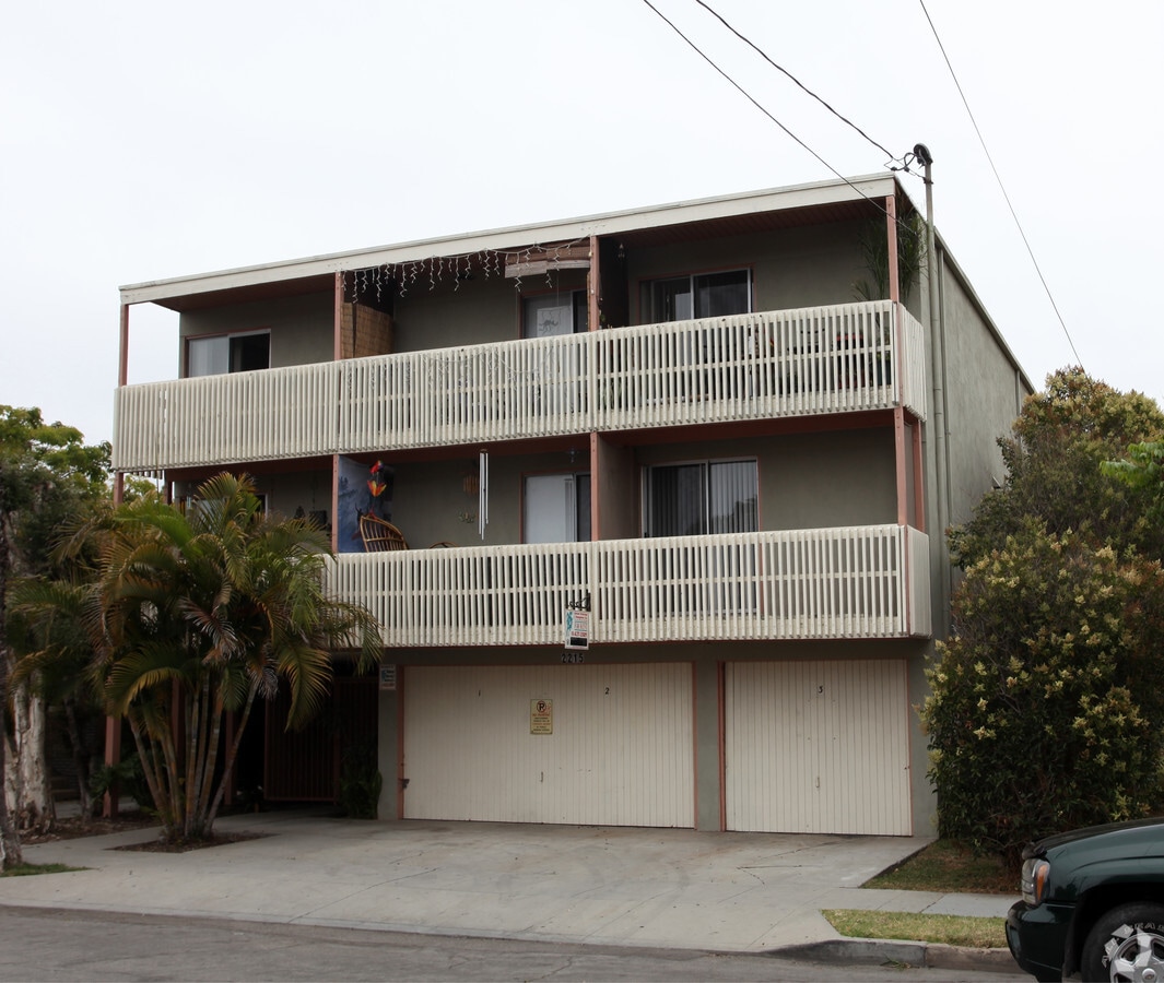 Foto principal - 2215 E Florida St