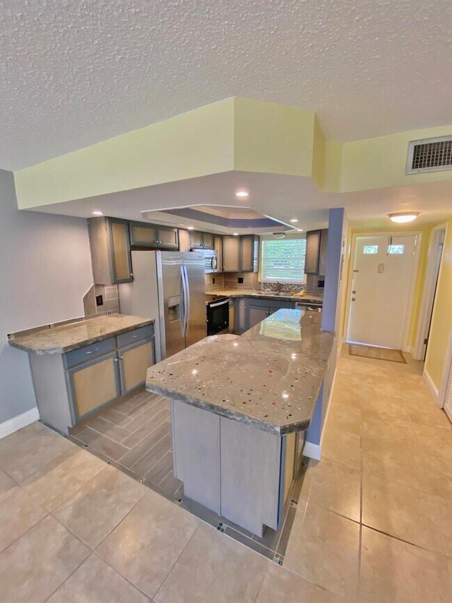 Photo - 5170 SW 40th Ave Unit 4E