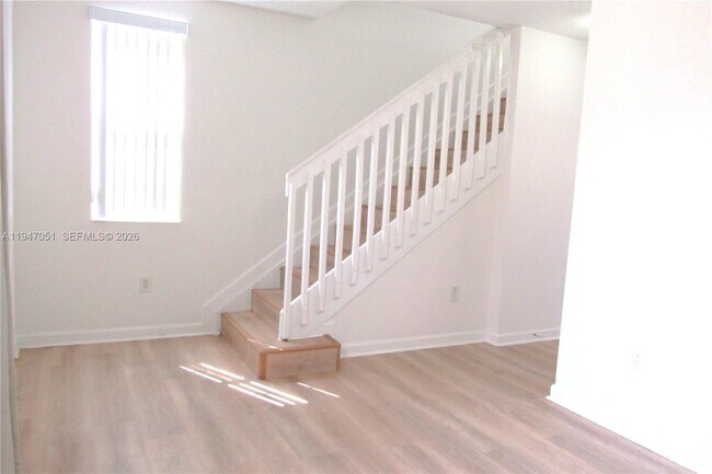 Photo - 1485 NE 33rd Rd Unit 101-1