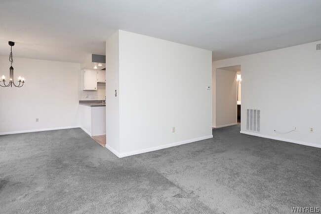 Photo - 45 Beehunter Ct