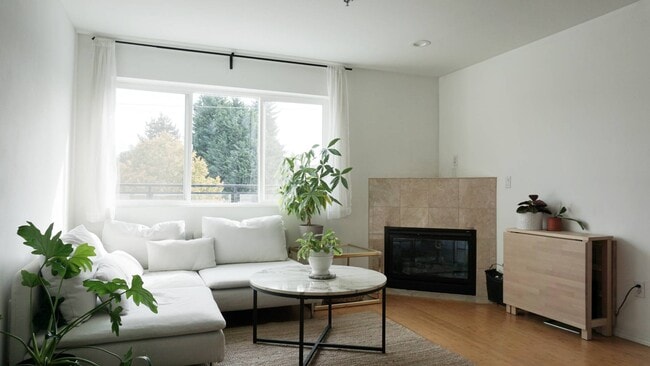 Photo - 3717 California Ave SW Unit 402