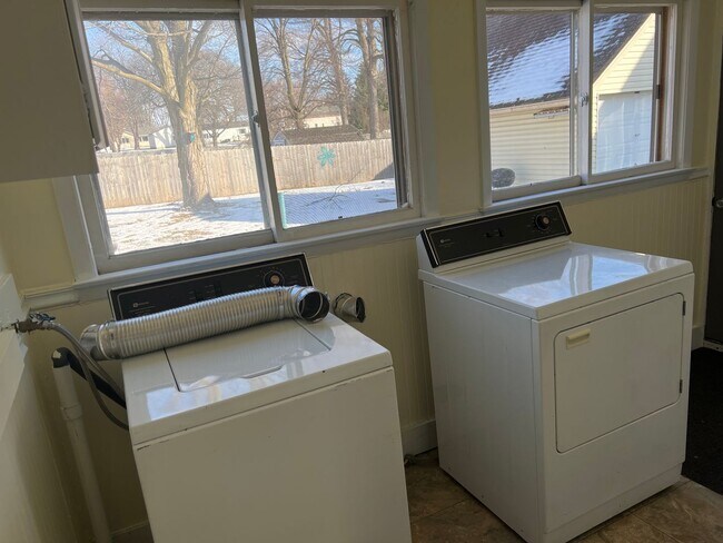 Photo - 136 N Dewey Ave Unit Lower