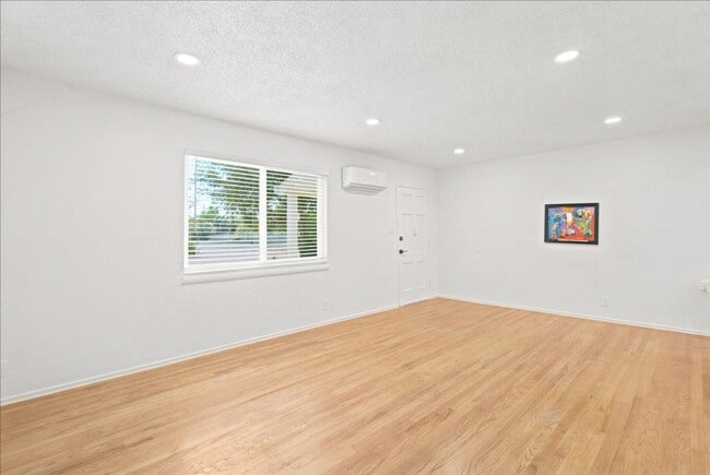 Photo - 201 K St