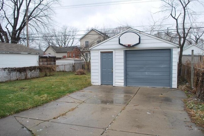 Photo - 328 W Kalama Ave