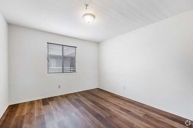 2BD, 2BA - 830SF - Primary Bedroom