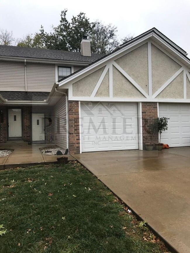 Spacious 2 bd/1.5 bath TH -Ready to call h... - Spacious 2 bd/1.5 bath TH -Ready to call h... House