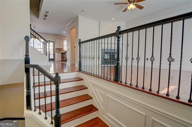 Photo - 2430 Natoma Ct SE