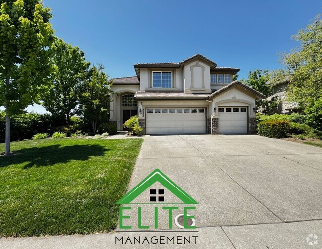 Building Photo - Scenic View Balcony and Beautiful 4-Bedroo... Rental