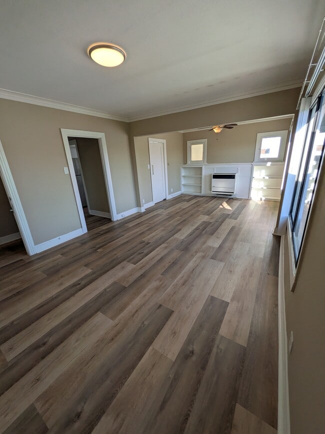 Photo - 1055 N Ardmore Ave