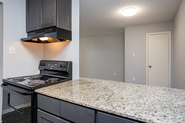 2BR, 1.5BA - 876SF