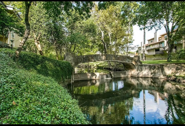 Photo - 4851 Cedar Springs Rd Unidad 1