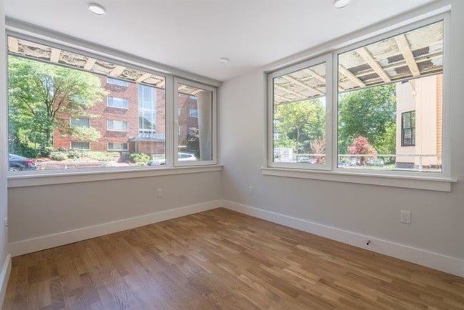 Photo - 334 Harvard St Unit H7