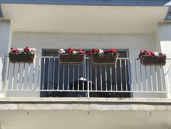 Photo - 824 10th St in Santa Monica - Steps to Mon...