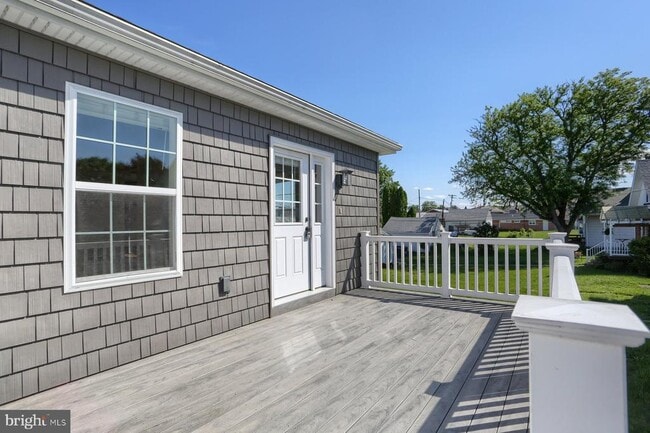 Photo - 227 W Cherry St