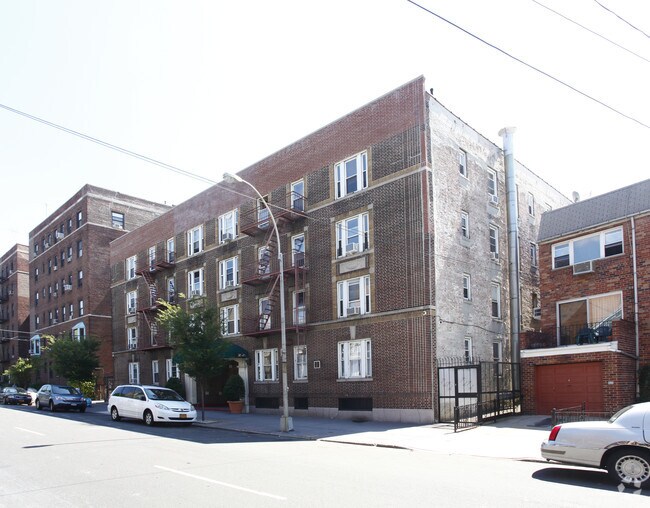 30-49 Crescent Street