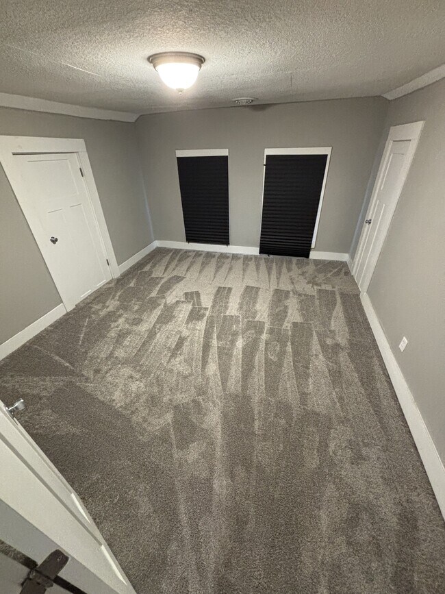 Photo - 708 E Jefferson Blvd