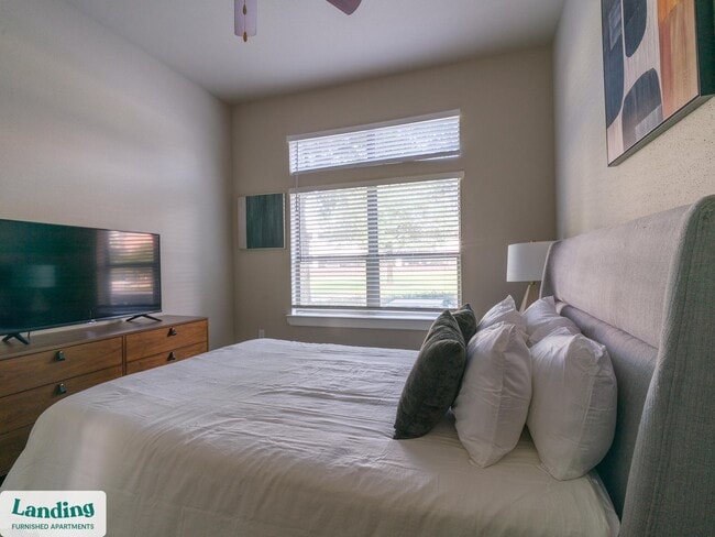 Photo - 18101 Point Lookout Dr Unit 106