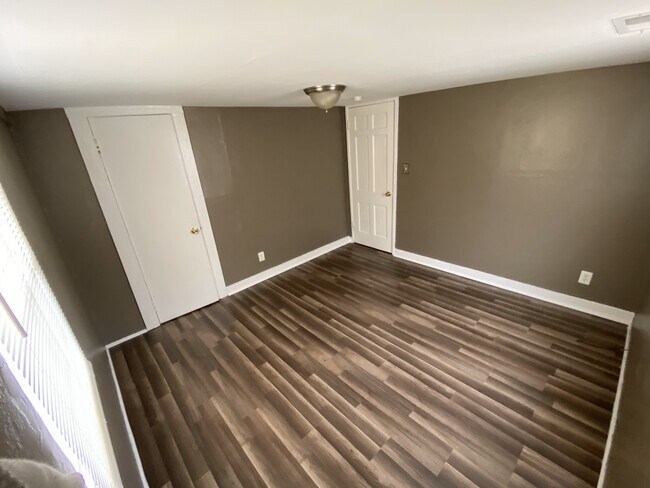 Photo - Hillsboro Unidad 4951