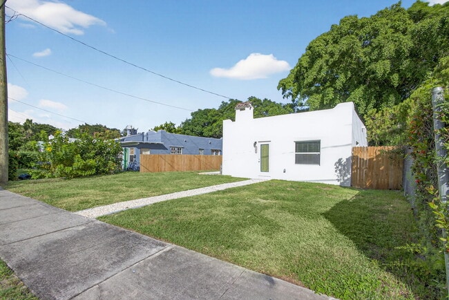 Photo - 3108 Greenwood Ave