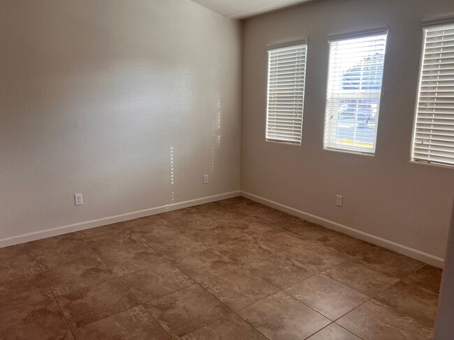 Photo - 2578 Bell Port Ave