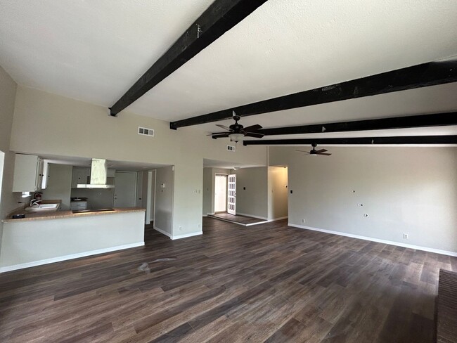 Building Photo - 3BED/2BATH Home for lease! Available Now in Live Oak!