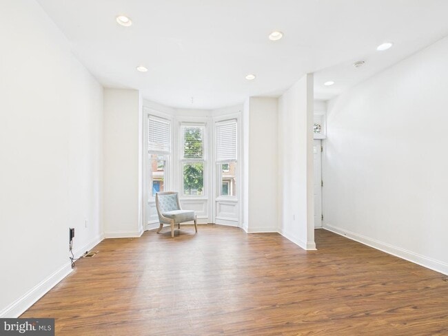 Photo - 3516 Wallace St