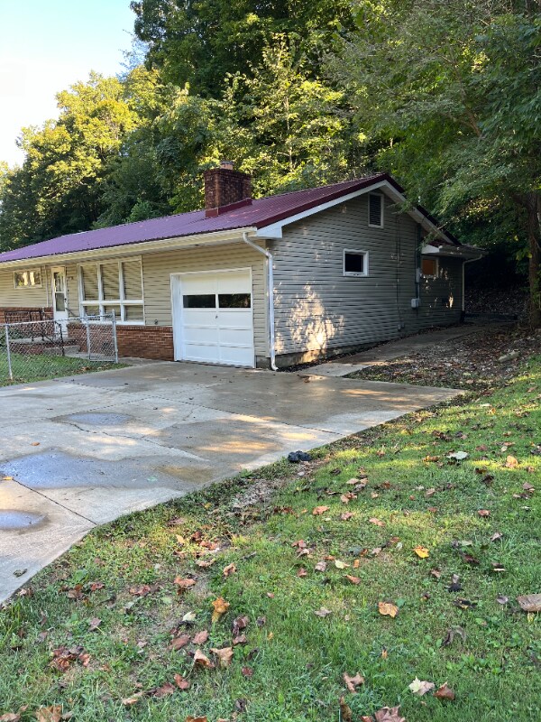 Photo - 4078 Rosemount Rd