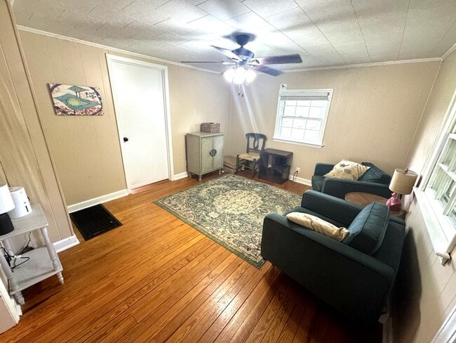 Photo - 820 Brown Rd