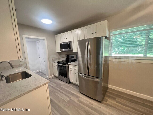 Photo - 6817 Camelot Rd