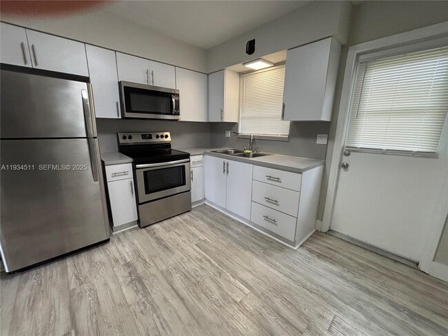 Photo - 301 SW 10th Terrace Unit 1