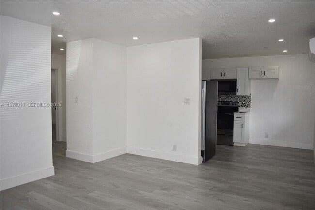 Photo - 900 NW 8th Ave Unit 3