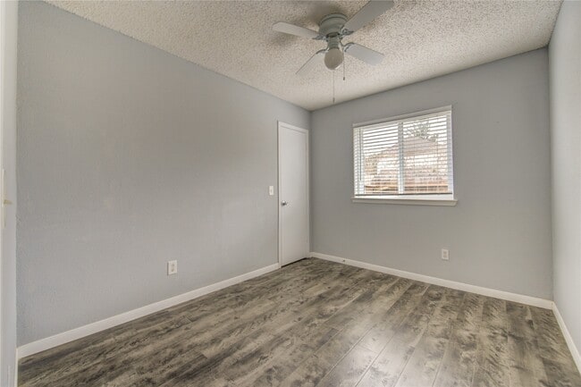 Building Photo - 2927 Great Lakes Ave