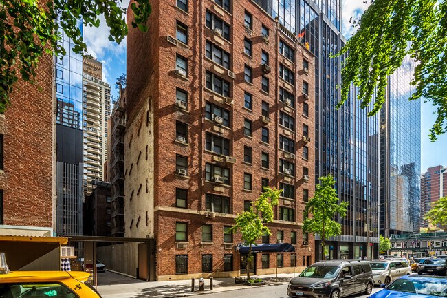 Photo - 155 E 49th St