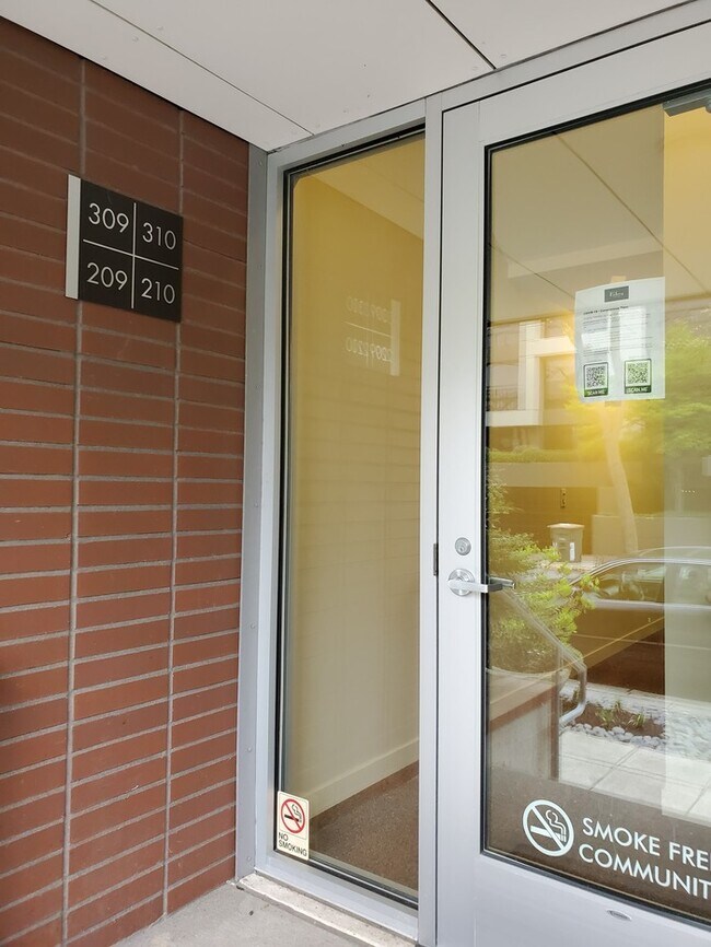 Photo - 711 Bellevue Ave E Unidad 309