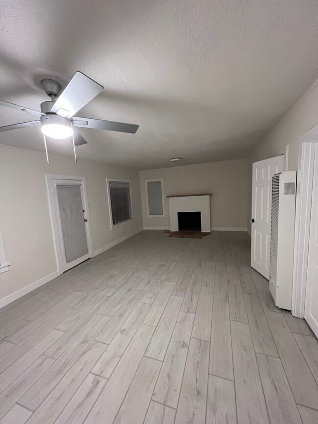 3004 Highland Ave