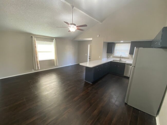 Photo - 4811 Houghton Ave