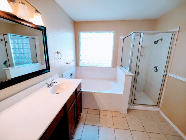 Photo - 823 Sugar Brook Dr