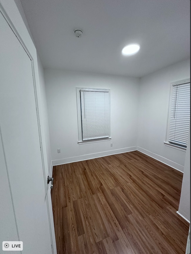 Building Photo - 409 Raines Park Unit 2