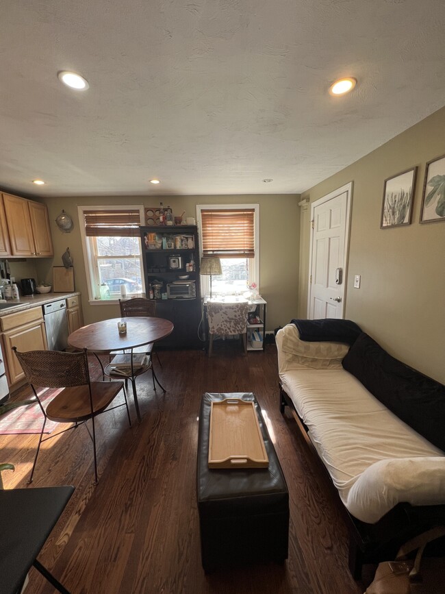 Building Photo - 735 Somerville Ave Unit 1 Rental