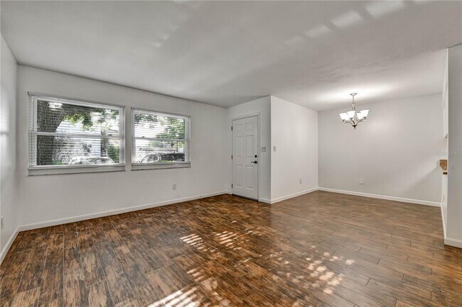 Photo - 3109 W Horatio St Unit 16