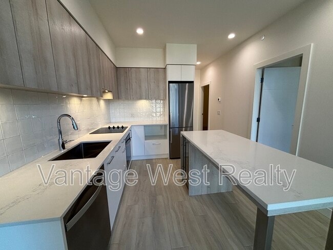 Photo - 3699-3699 Capozzi Rd