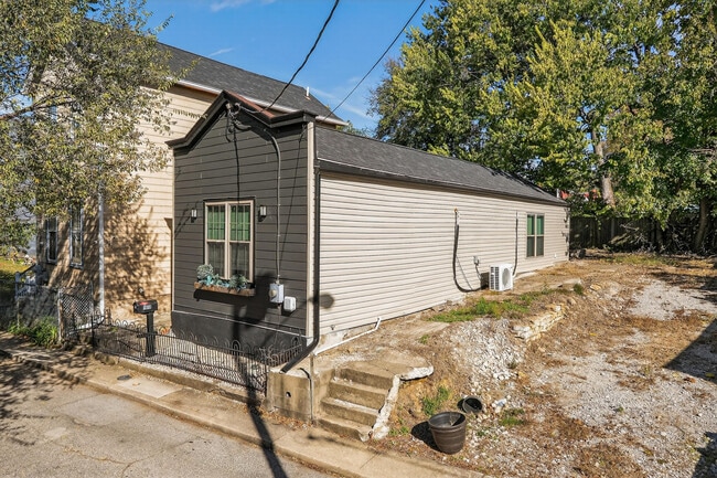 Building Photo - 1012 Jackson St