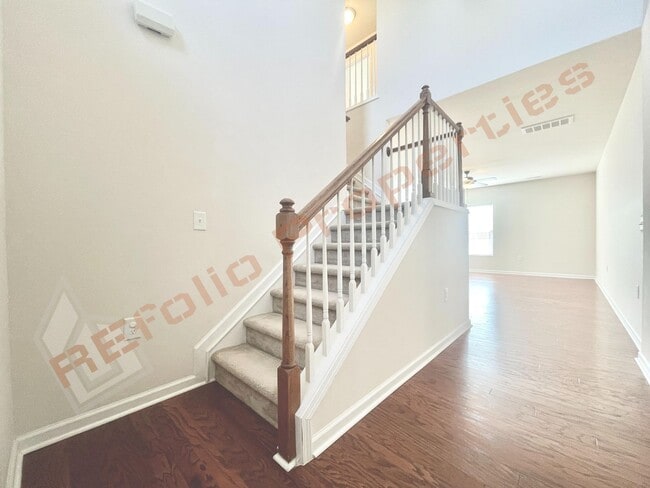Photo - Beautiful 3 Bedroom, 2.5 Bathroom Townhome...