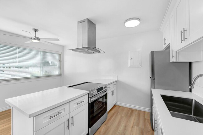 Photo - 1122 Washington Ave