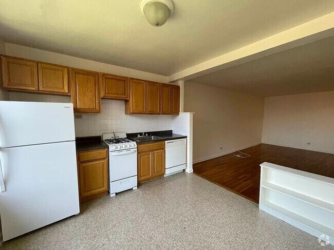 Building Photo - 0 bedroom in JACKSON HEIGHTS NY 11372 Unit 602W Rental