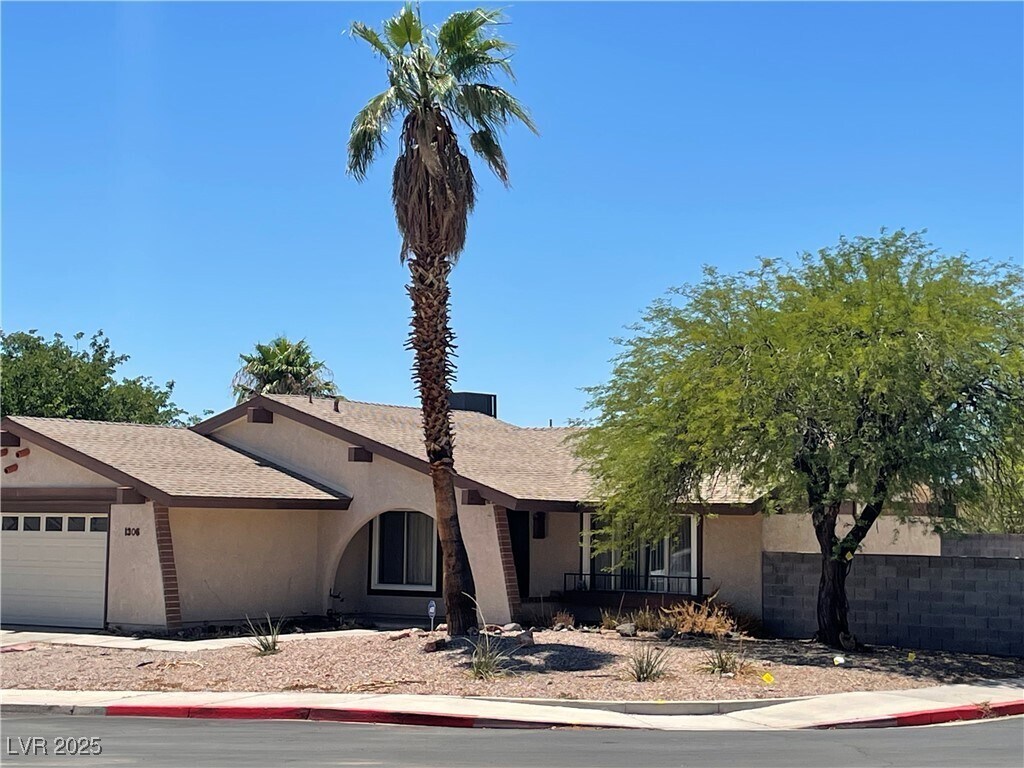 Photo - 1306 Esther Dr House