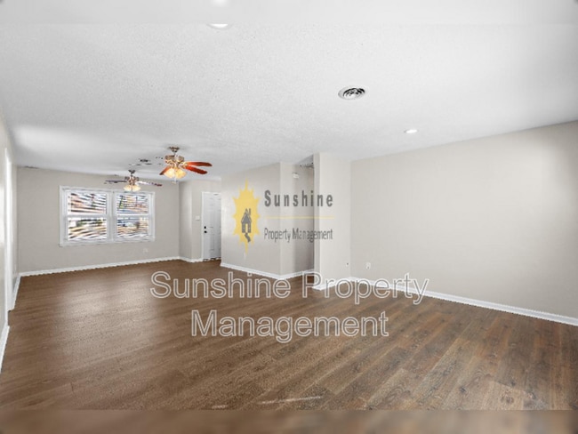 Photo - 3701 Teakwood Dr